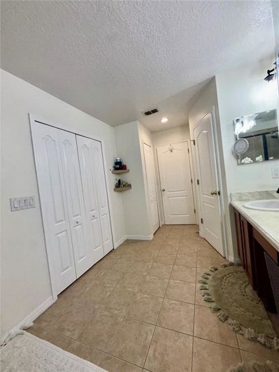 Image No.63-5 Bed Property for sale