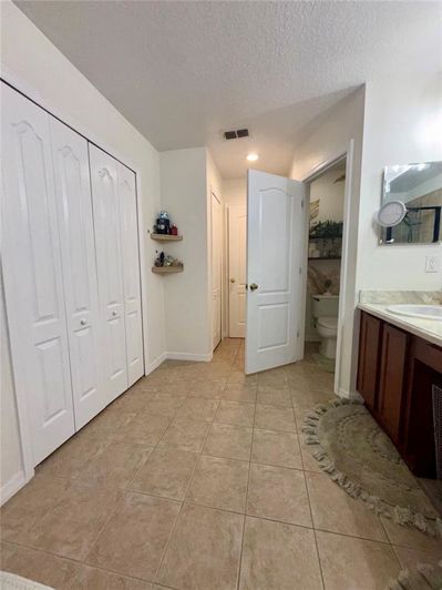 Image No.66-5 Bed Property for sale