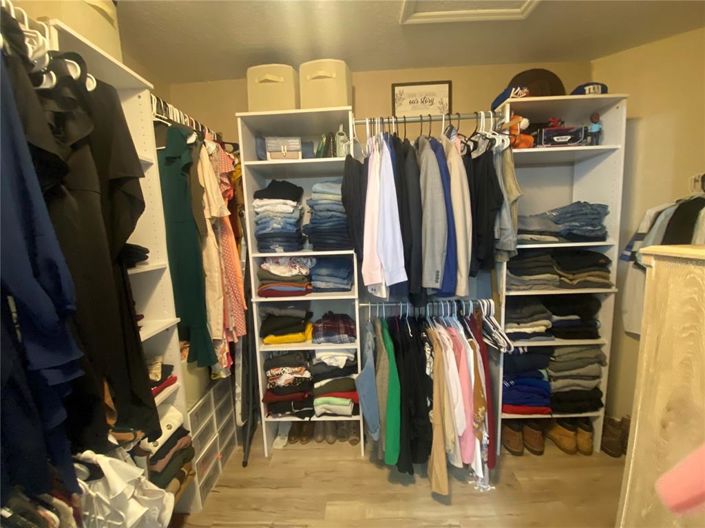 Image No.68-5 Bed Property for sale