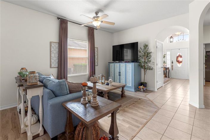 Image No.8-5 Bed Property for sale