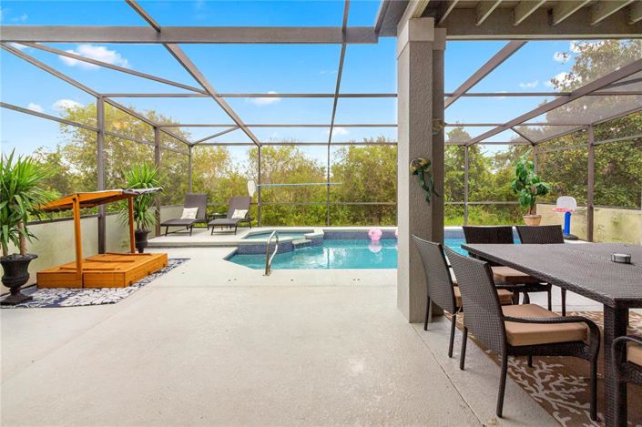 Image No.82-5 Bed Property for sale