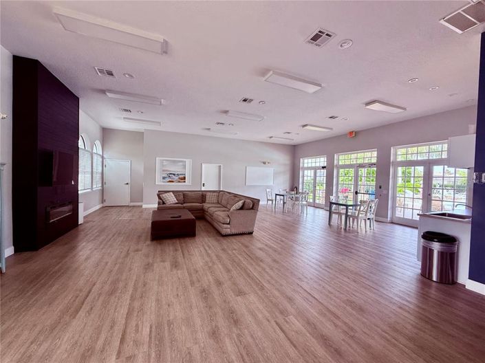 Image No.95-5 Bed Property for sale