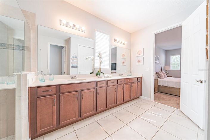 Image No.16-5 Bed Property for sale