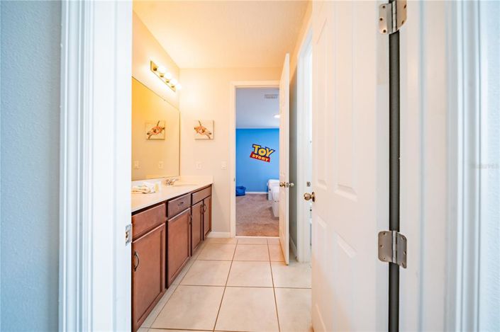 Image No.32-5 Bed Property for sale