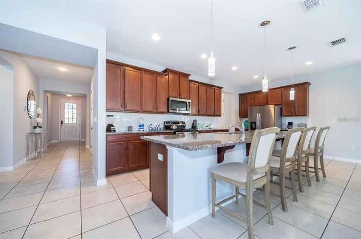 Image No.4-5 Bed Property for sale