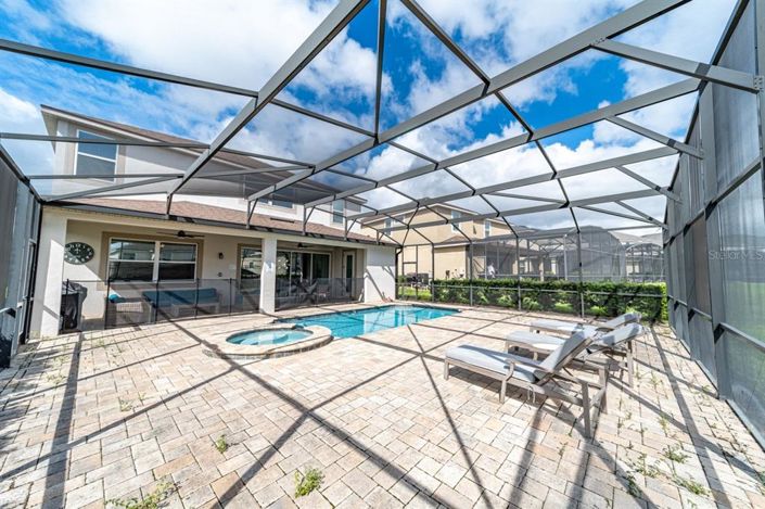 Image No.40-5 Bed Property for sale