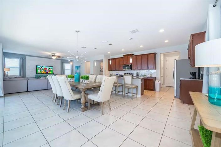 Image No.8-5 Bed Property for sale