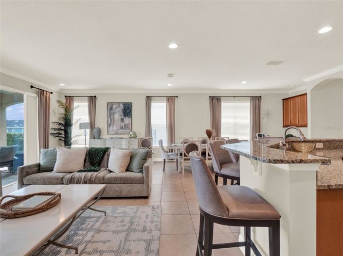 Image No.11-5 Bed Property for sale