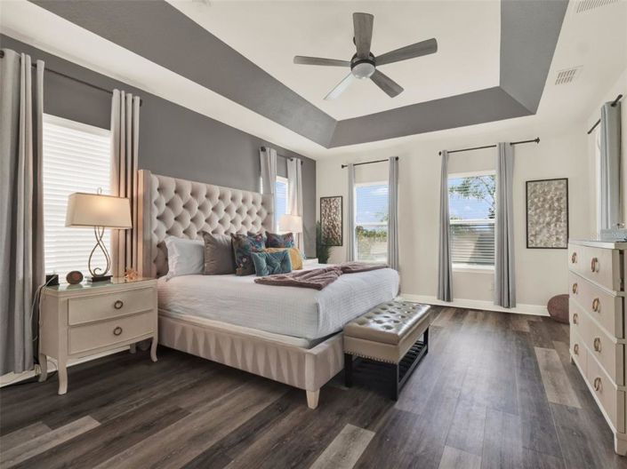 Image No.17-5 Bed Property for sale