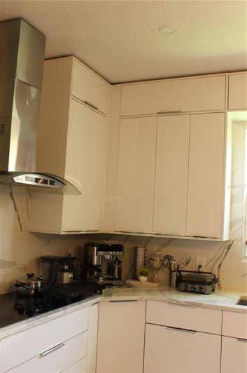 Image No.11-5 Bed Property for sale