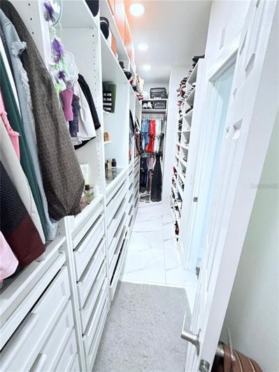 Image No.27-5 Bed Property for sale