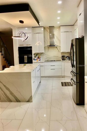 Image No.32-5 Bed Property for sale