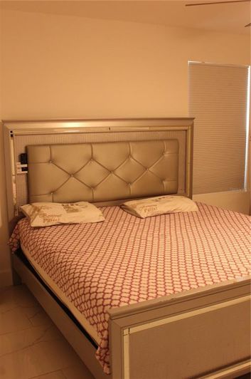 Image No.38-5 Bed Property for sale