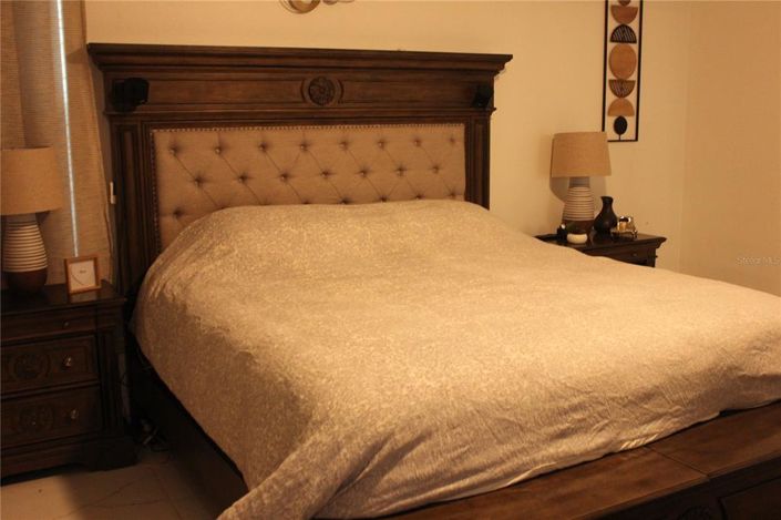 Image No.40-5 Bed Property for sale