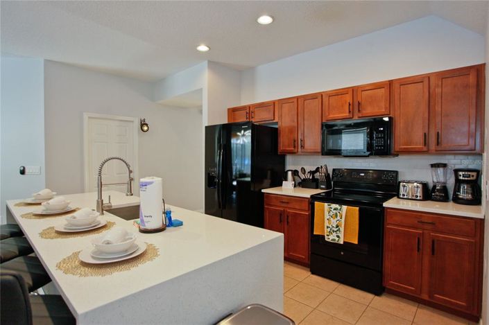 Image No.12-4 Bed Property for sale