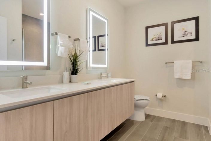 Image No.15-3 Bed Townhouse for sale