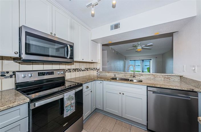 Image No.11-2 Bed Property for sale