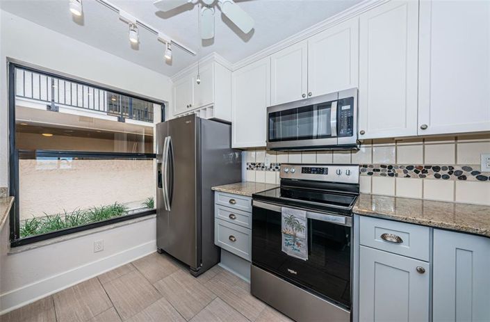 Image No.12-2 Bed Property for sale