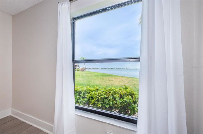 Image No.25-2 Bed Property for sale