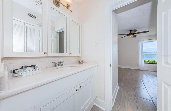 Image No.27-2 Bed Property for sale