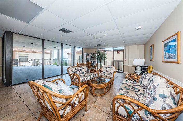 Image No.43-2 Bed Property for sale