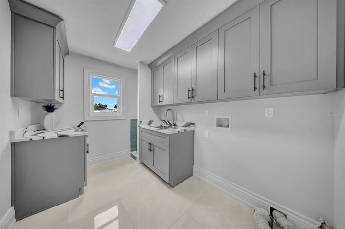 Image No.29-5 Bed Property for sale