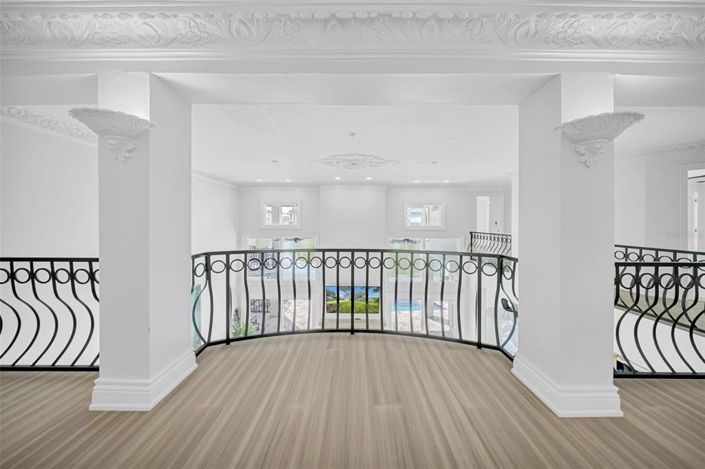 Image No.46-5 Bed Property for sale