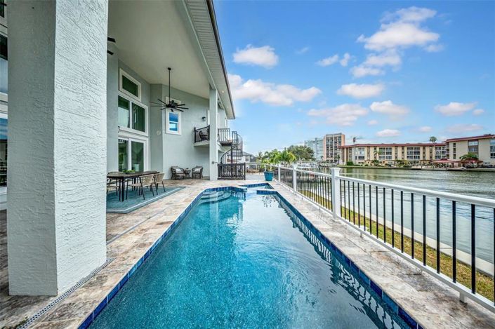 Image No.60-5 Bed Property for sale