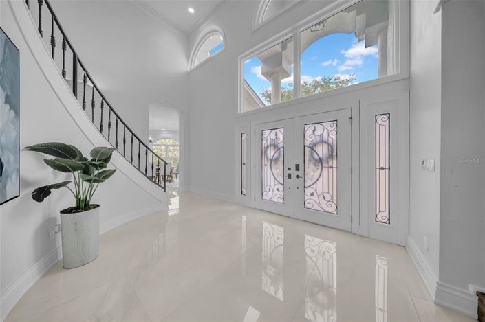 Image No.7-5 Bed Property for sale