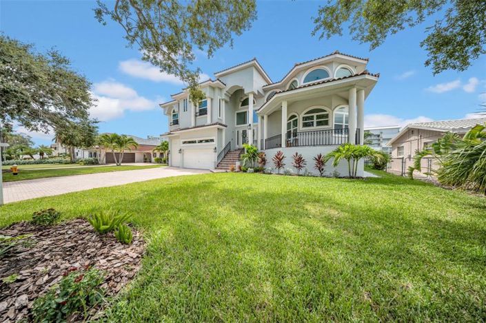 Image No.76-5 Bed Property for sale