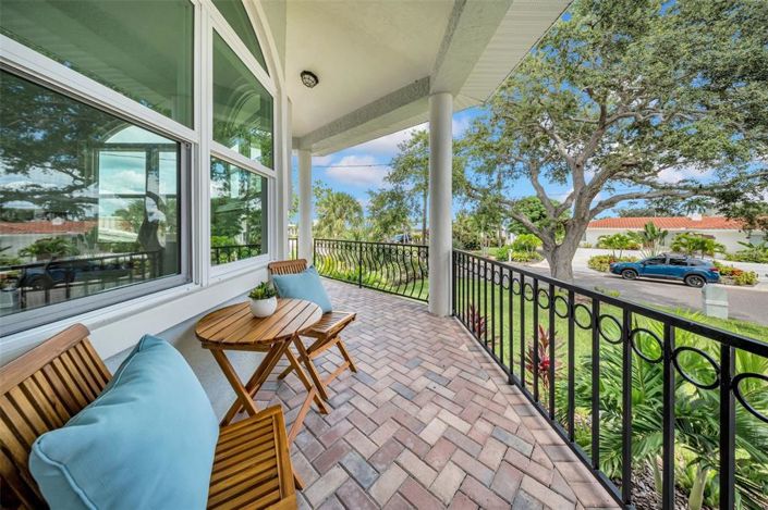 Image No.77-5 Bed Property for sale