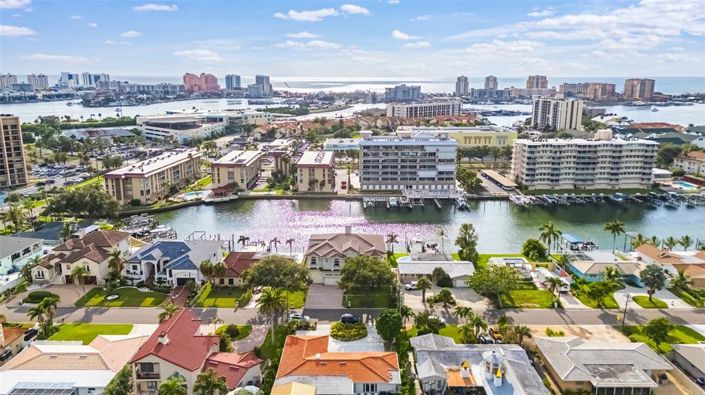 Image No.81-5 Bed Property for sale