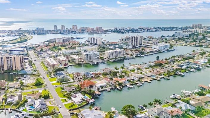 Image No.84-5 Bed Property for sale