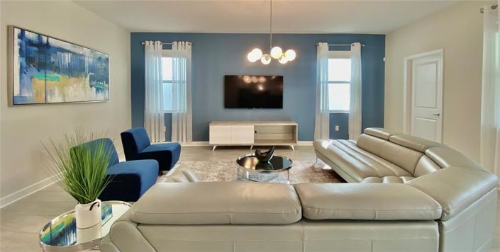 Image No.12-7 Bed Property for sale