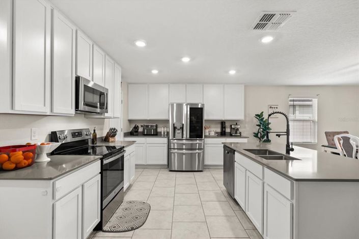 Image No.11-5 Bed Property for sale