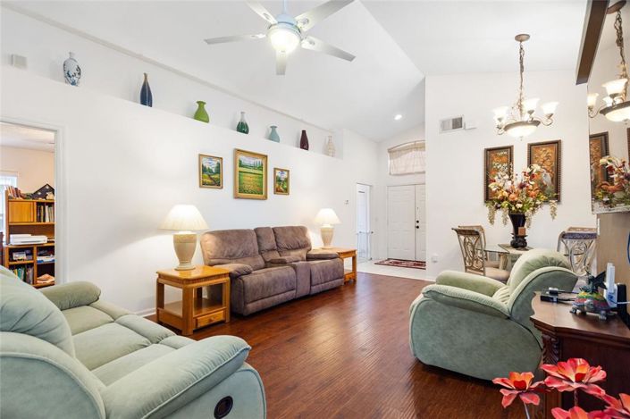 Image No.10-4 Bed Property for sale