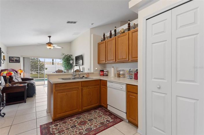 Image No.12-4 Bed Property for sale