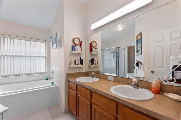 Image No.23-4 Bed Property for sale