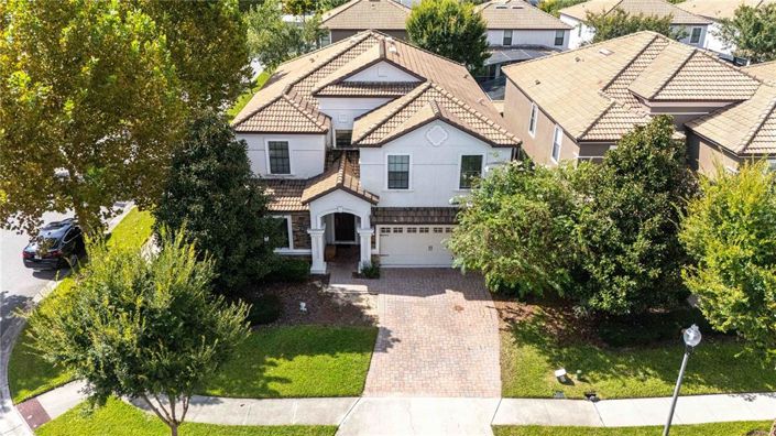 Image No.10-9 Bed Property for sale