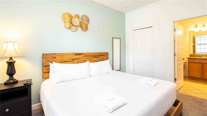 Image No.23-9 Bed Property for sale