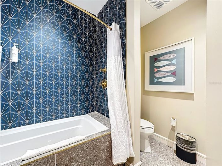 Image No.36-2 Bed Property for sale