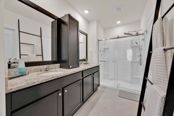 Image No.22-3 Bed Property for sale