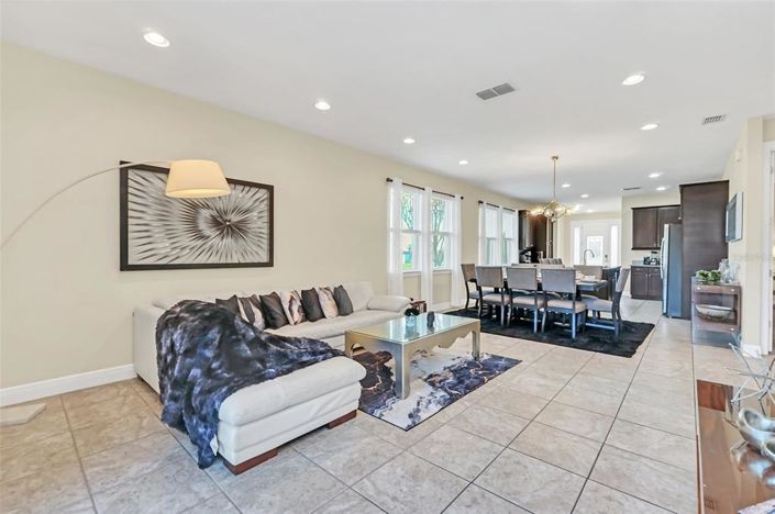 Image No.23-8 Bed Property for sale