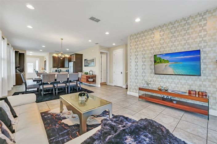 Image No.25-8 Bed Property for sale