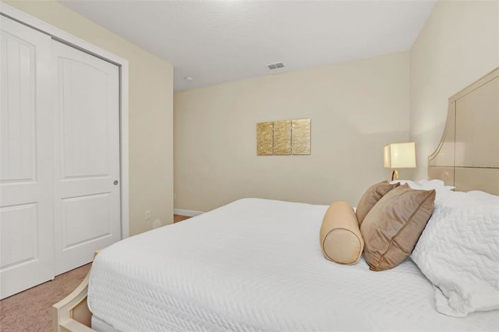 Image No.35-8 Bed Property for sale