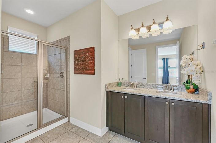 Image No.52-8 Bed Property for sale