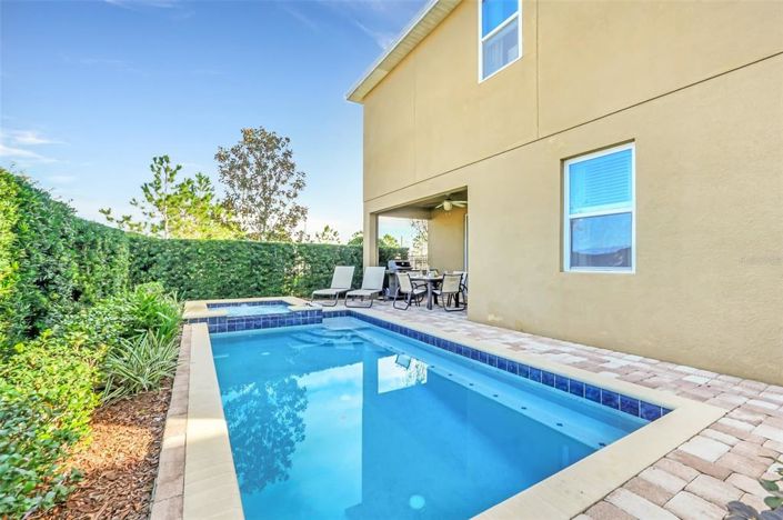 Image No.64-8 Bed Property for sale