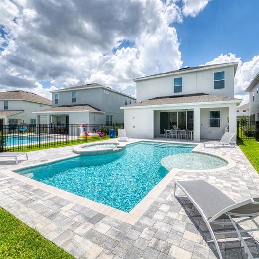 Image No.1-5 Bed Property for sale