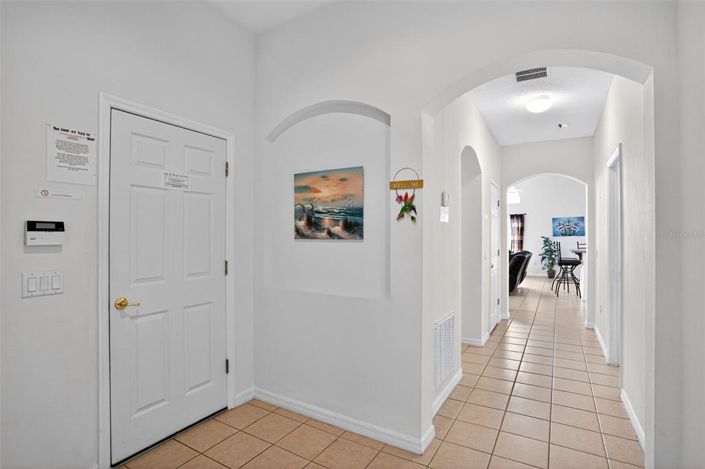 Image No.4-4 Bed Property for sale