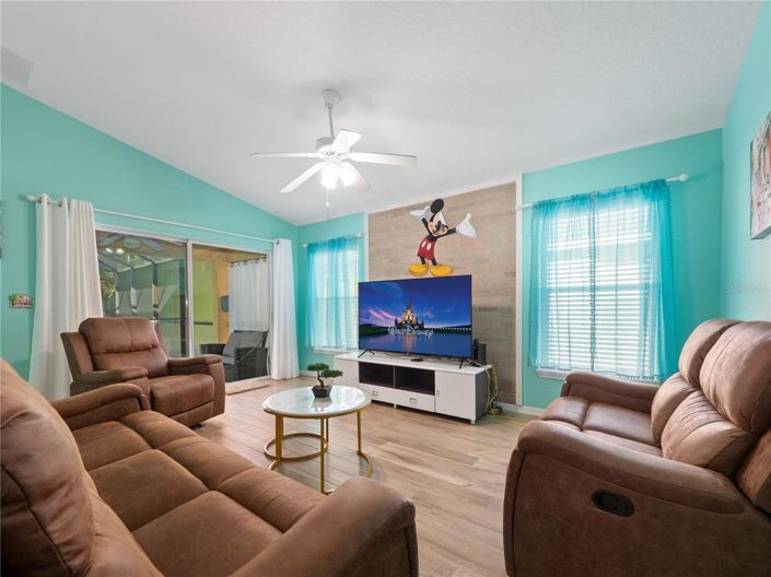 Image No.11-4 Bed Property for sale